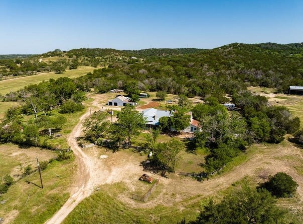 684 Stoneleigh Rd, Center Point, TX 78010
