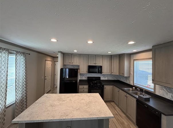 10 Grant Street, West Branch, IA 52358