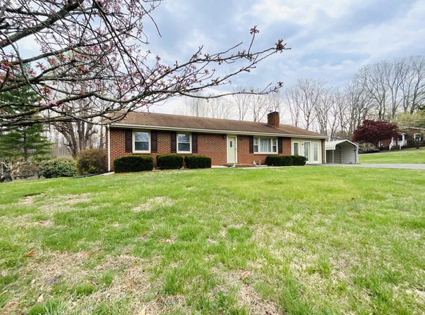 400 Woodland Cir, Lynchburg, VA 24502