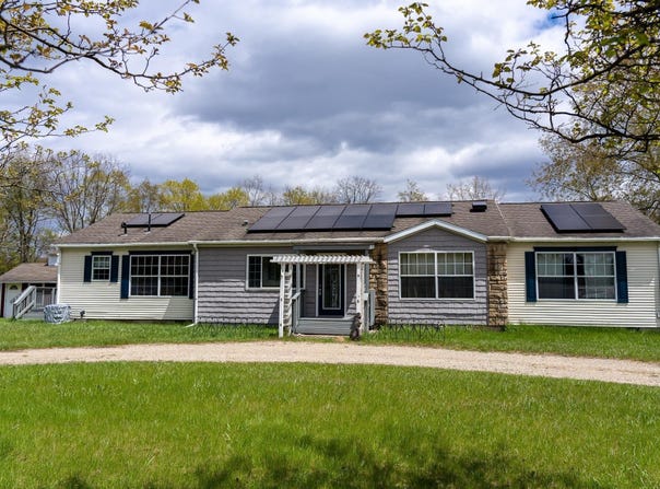 464 N Rolland Road, Weidman, MI 48893