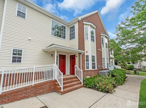 116 Forest Drive, Piscataway, NJ 08854