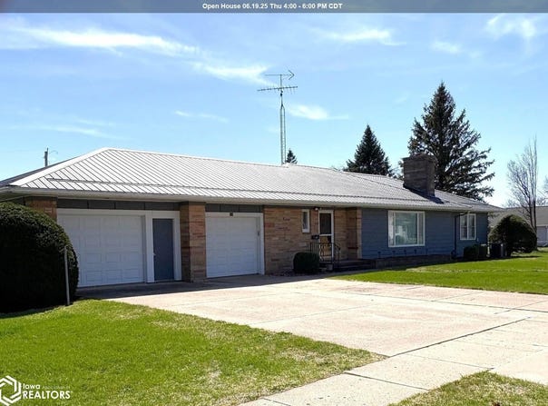 814 4th Avenue, Ackley, IA 50601