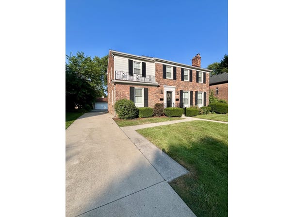 392 Neff Road, Grosse Pointe, MI 48230