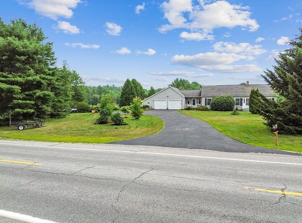 987 Gardiner Road, Dresden, ME 04342