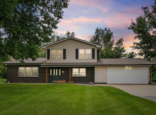 4112 E Shaulis Road, Waterloo, IA 50702