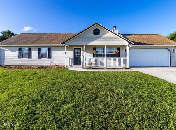 403 Dayrell Drive, Hubert, NC 28539