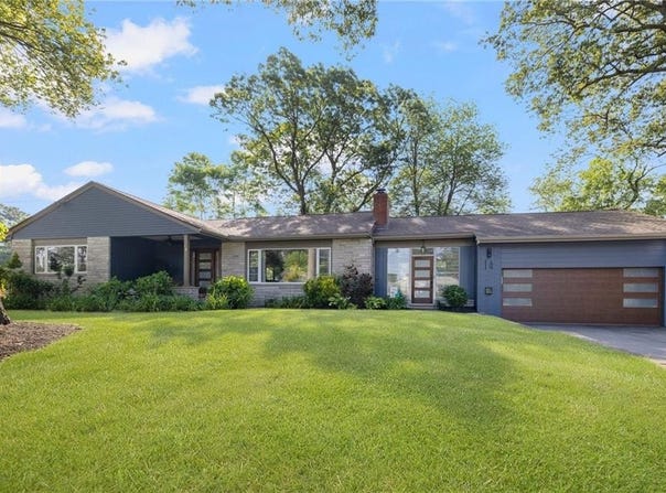 14 Twin Oak Drive, Warwick, RI 02889