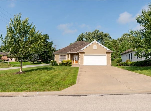 1501 Park Place, Atchison, KS 66002