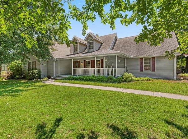 40 Hubbard Place, Lathrop, MO 64465