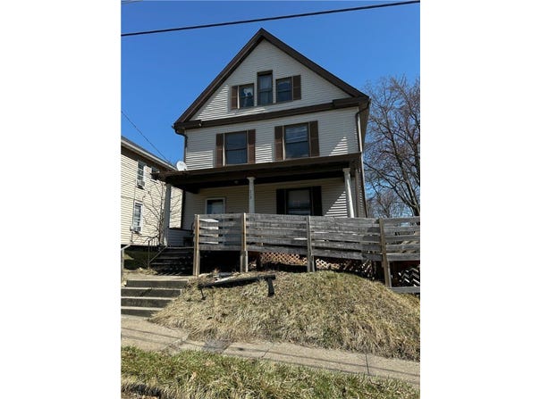 712 Emerson Ave, New Castle, PA 16101