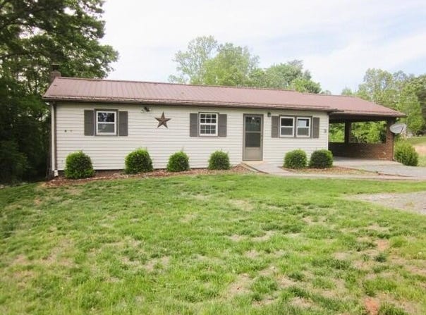 2765 HATCHETT Rd, Penhook, VA 24137