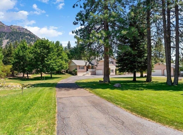 4900 N Old Stage Road, Mt Shasta, CA 96067