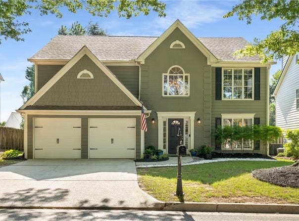 11095 Crabapple Lake Drive, Roswell, GA 30076