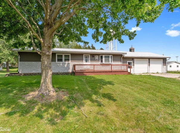 205 S Huntsberry Street, Winfield, IA 52659-9783
