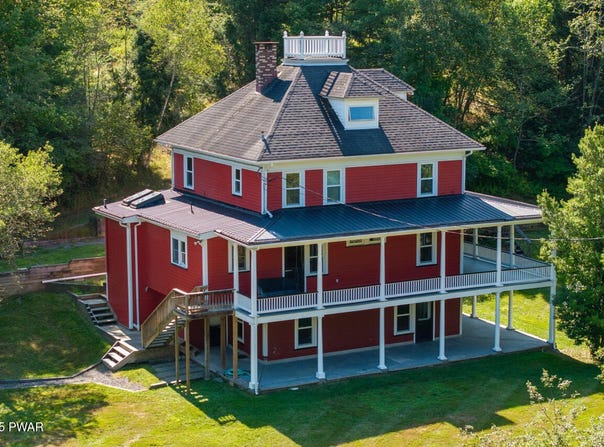 237 Woodtown Road, Shohola, PA 18458