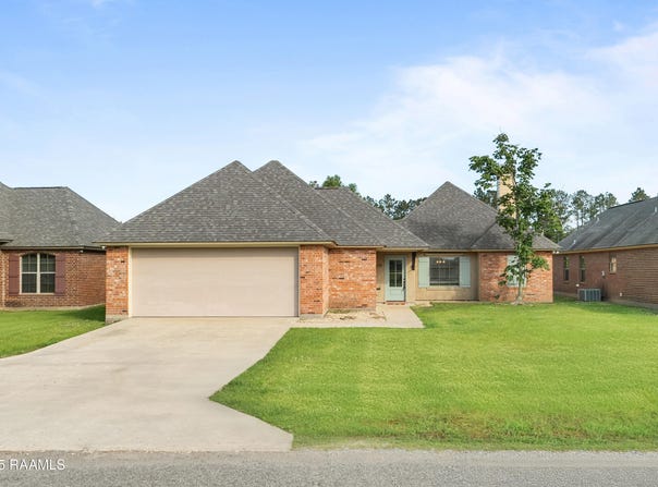1115 Jules Broussard Road, Breaux Bridge, LA 70517