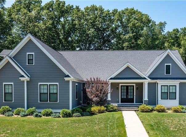 9 Cardinal Hill Lane, Smithfield, RI 02917