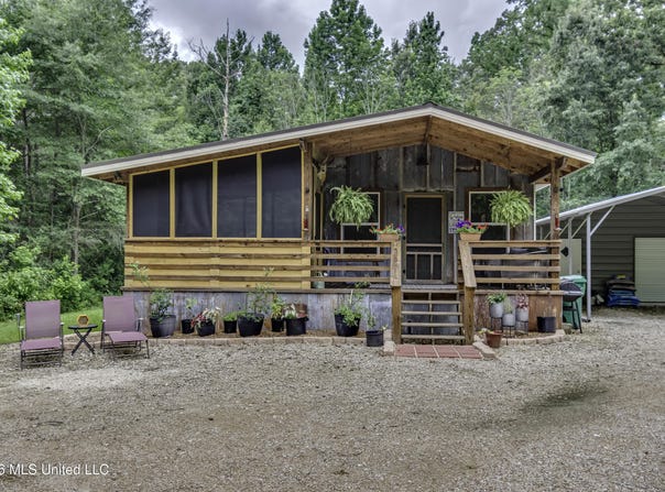 1058 E Broadwater Road, Byram, MS 39212