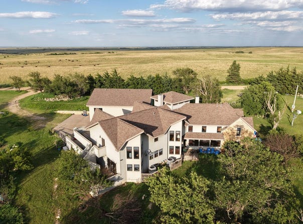 1622 N 230 Rd, Lincoln, KS 67455