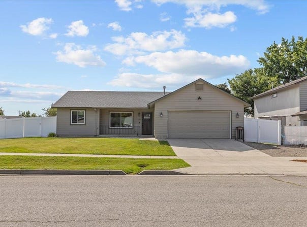1601 N Summer Rose St, Post Falls, ID 83854