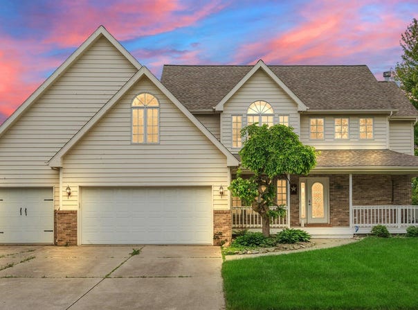 2601 Chesterfield Drive, Valparaiso, IN 46385