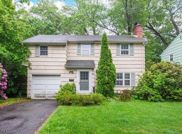 95 Essex Ave, Montclair Twp., NJ 07042-4124