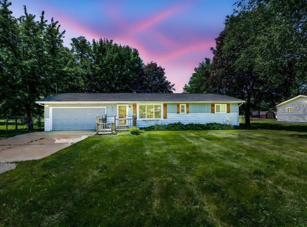 10201 TITTABAWASSEE ROAD, FREELAND, MI 48623