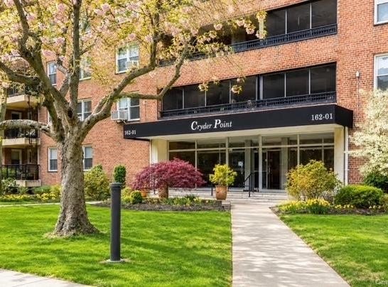 162-01 Powells Cove Boulevard, Beechhurst, NY 11357