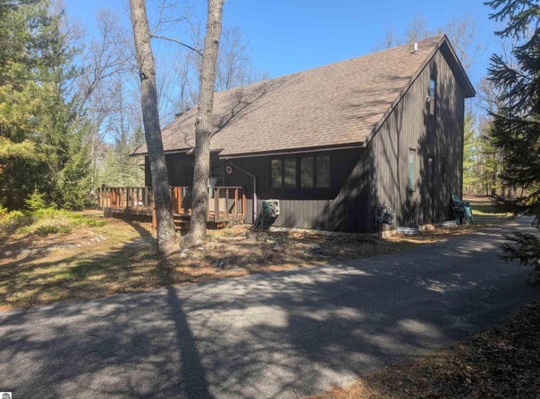 6348 Jackpine Trail, Alger, MI 48610