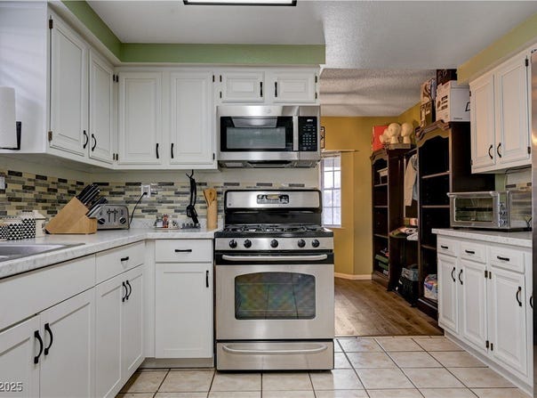 3928 Edgemoor Way, Las Vegas, NV 89121