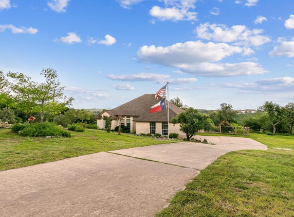 1011 Windmill RD, Dripping Springs, TX 78620