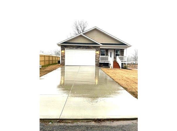 108 Longshore Drive, Belton, SC 29627