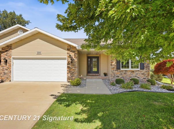 3014 Mackinaw Meadows Drive, Saginaw, MI 48603
