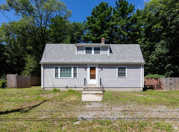 49 Cromesett Road, Wareham, MA 02571