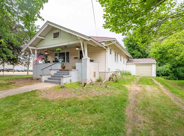 102 E Front, MOUNT MORRIS, IL 61054