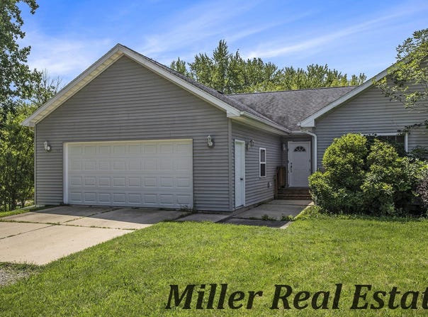 815 Mulberry Cove Drive, Nashville, MI 49073