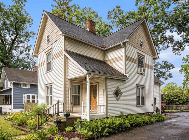 14 Grove Street, Galesburg, MI 49053