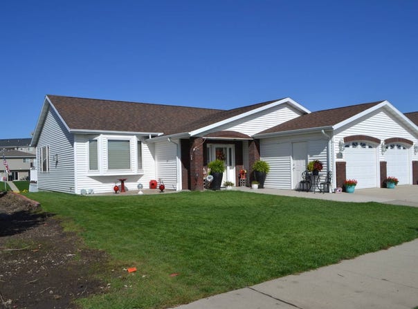 2109 Bridgeview Ct SE, Mandan, ND 58554