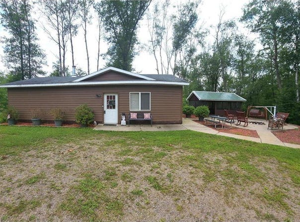 5227 Hyland Road SW, Motley, MN 56466