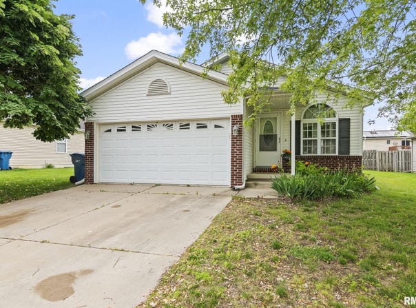3017 Lakeshire Drive, Springfield, IL 62707