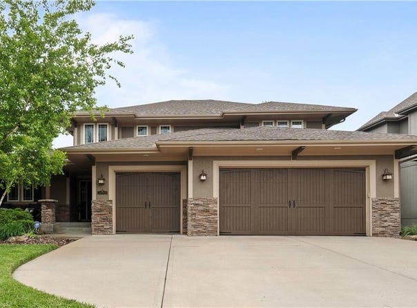 24901 W 91st Place, Lenexa, KS 66227