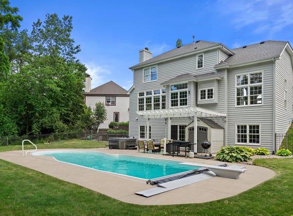 2705 Bartels Dr, Mount Pleasant, WI 53406