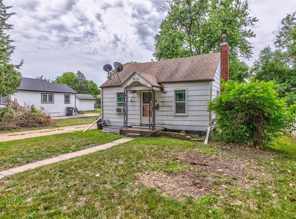 914 W Montgomery Street, Knoxville, IA 50138