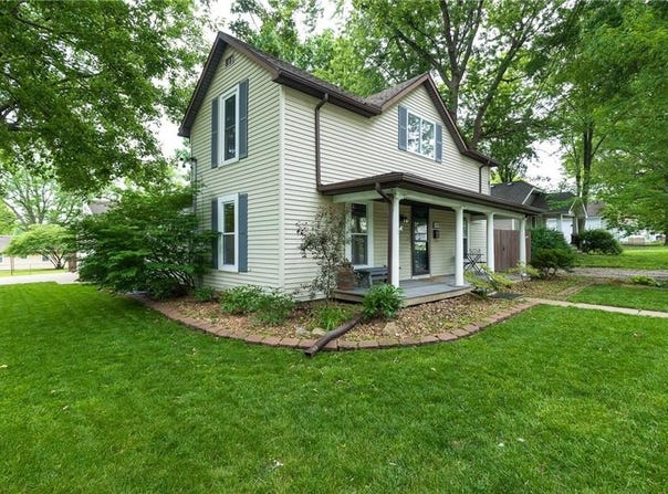 209 E 1st Street, Lee's Summit, MO 64063