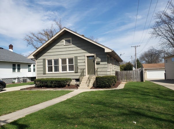 329 S Monterey Avenue, Villa Park, IL 60181