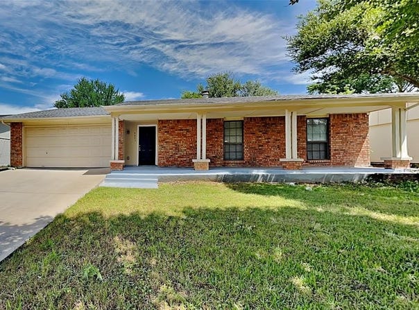 4021 Brookmoor Drive, Arlington, TX 76016