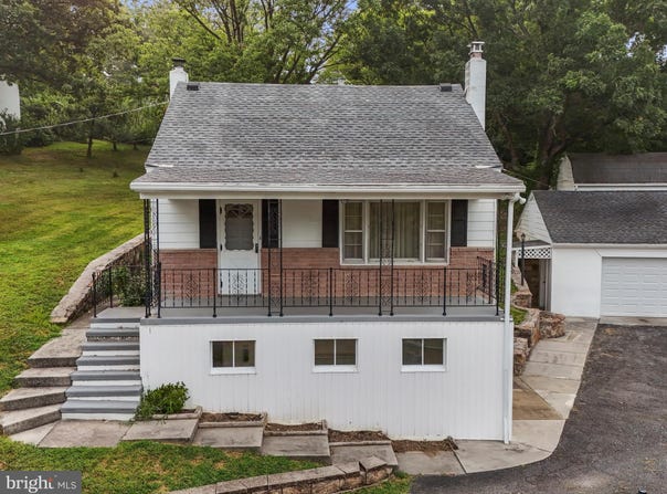41 FRANKLIN STREET, BERKELEY SPRINGS, WV 25411