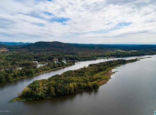 1 FRIENDLY ISLAND, WILSONVILLE, AL 35186