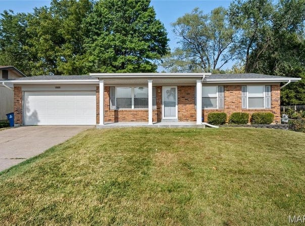 12063 Trampe Heights Lane, St Louis, MO 63138