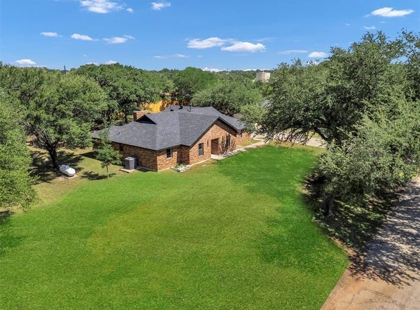 620 W Aquarius Court, Granbury, TX 76049